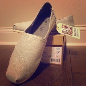 Toms Silver Sparkle size Ten New in Box